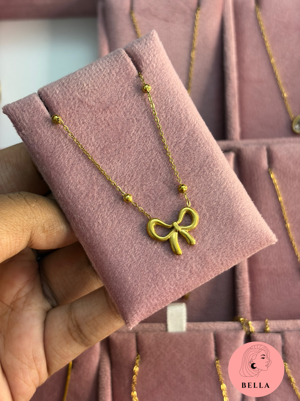Bow Necklace