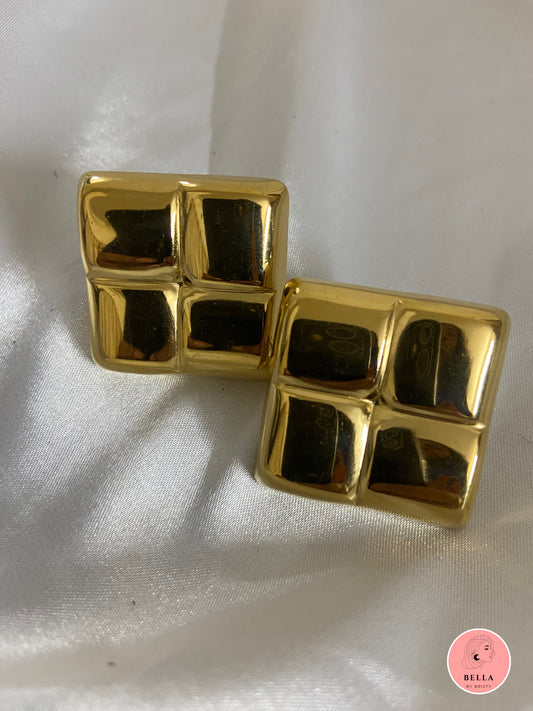 Gloria Studs
