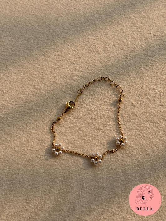 Pearly Flower Bracelet