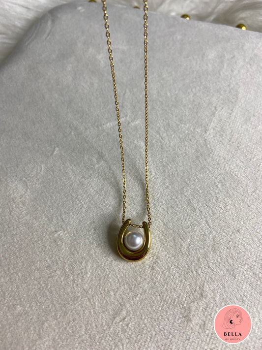Luna Pearl Necklace