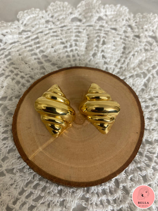 Shell Studs