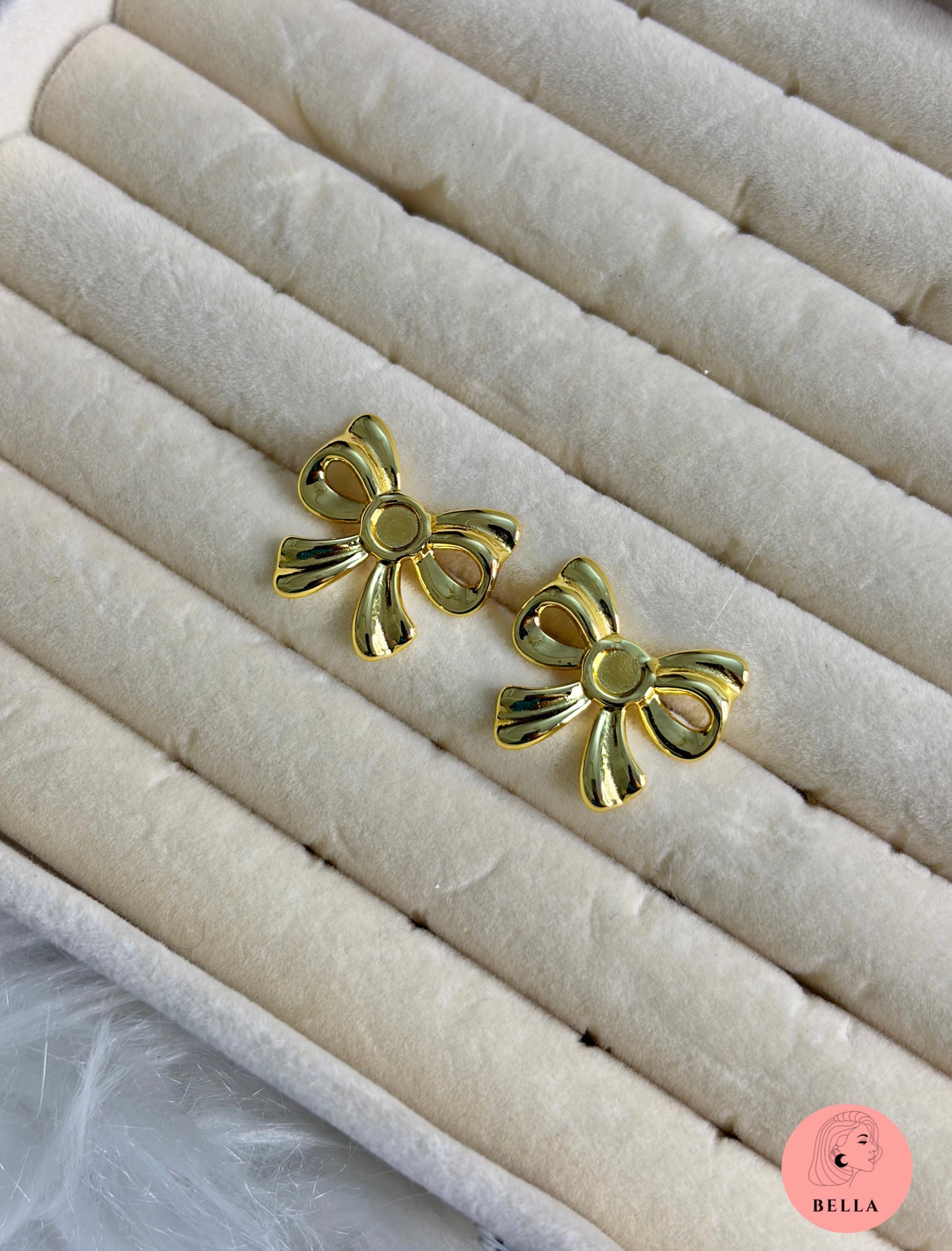Bowey Stud Earrings