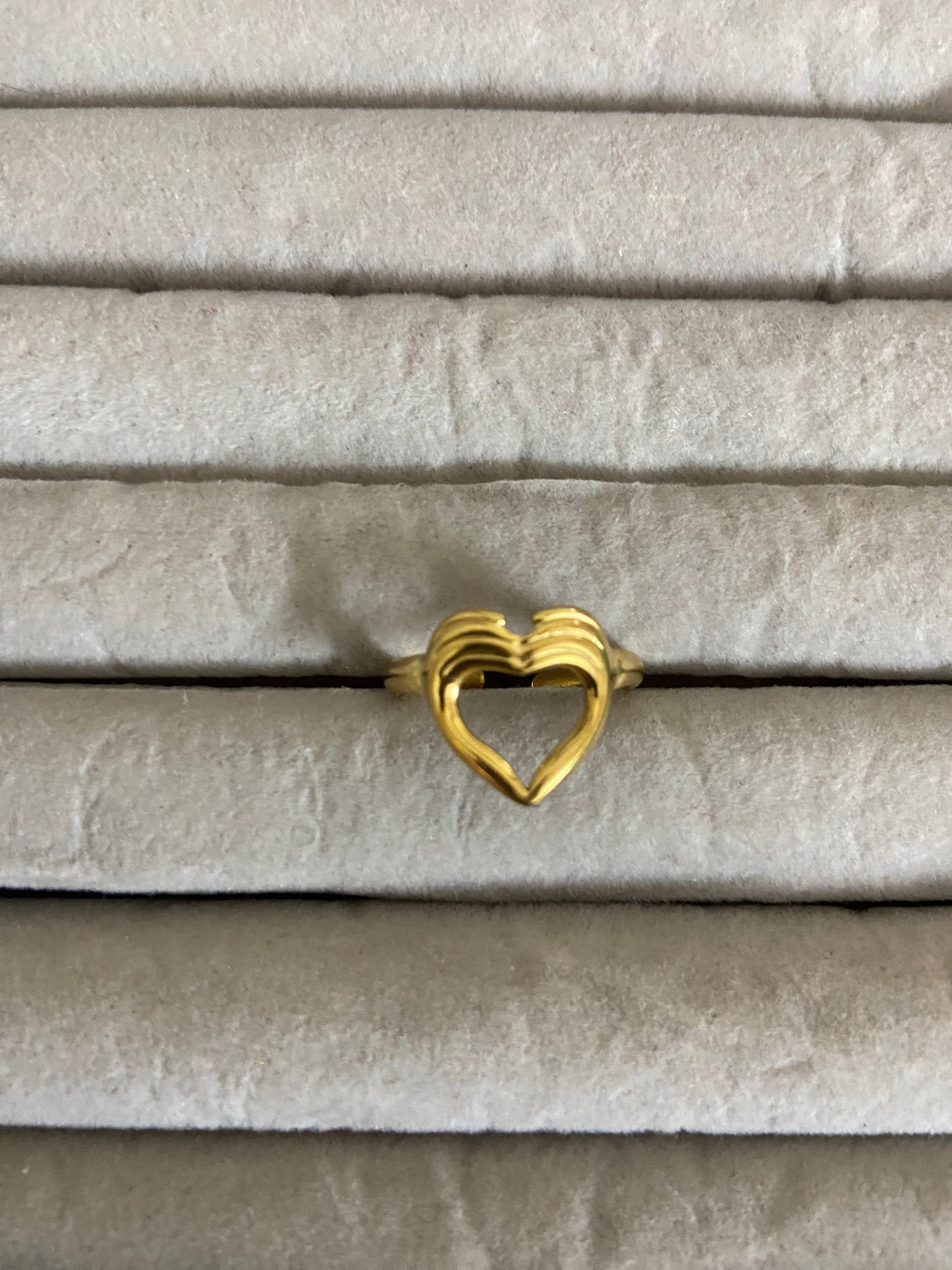 Lovey Ring